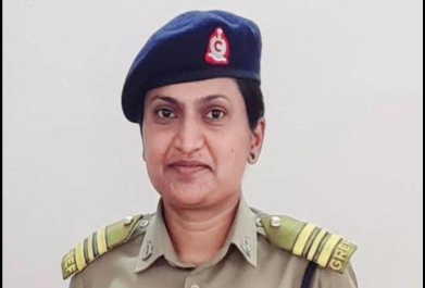 1ST WOMAN COMMANDING OFFICER IN BRO